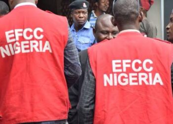 Yahoo-Yahoo: EFCC Arrests Nigerian Lady Shortly After Welcoming New Month With ‘Stunning’ Photos (Photos)