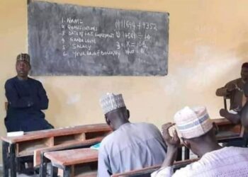 Drama As Gov. Zulum Conducts, Invigilates Impromptu Test For Borno Teachers (Photos)
