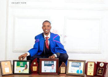 Touching! Student Kicked Out Of OAU In Final Year, Graduates With 1st Class From FUTA (Photos)
