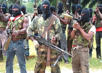 BREAKING! #Anambradecides: IPOB’s ESN, Security Operatives In Heavy Gunbattle