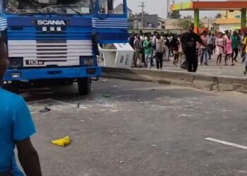 BREAKING: Riot In Lagos As Truck Crushes Many Students To Death(Video)