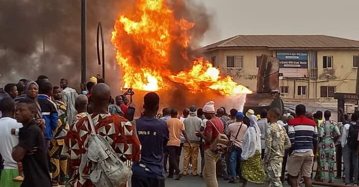 BREAKING: Popular Filling Station In Ibadan Currently On Fire (Video)