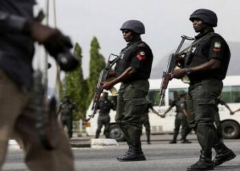 Serious Drama As Police Officers Arrest Nigerian Soldier