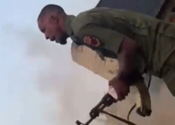 Trending Video Of A Police Officer Assaulting A Young Lady