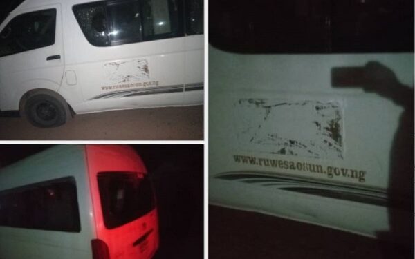 BREAKING: Armed Thugs Attack Osun Govt Bus Ahead Of Primary Election