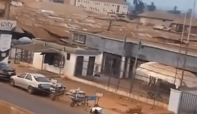 Video Shows Daredevil Armed Robbers Carting Away Money After Robbing 4 Banks In Edo