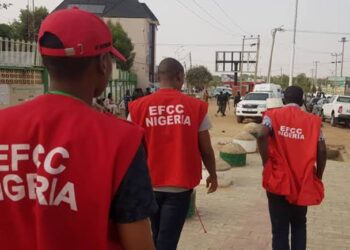 N452m Fraud: EFCC Arrests, Arraigns Female Nigerian Banker Specialized In Scamming Customers(Photos)