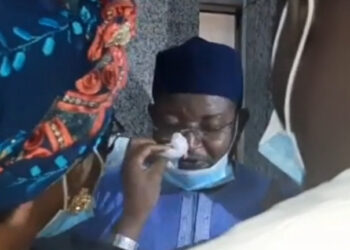 Trending Video of Former NNPC GMD, Andrew Yakubu, Crying After Court Judgement