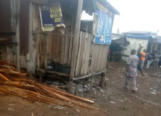 How Policemen Watched As Gunmen Raided Our Shops For 11 Hours – Lagos Traders - DAILY GIST
