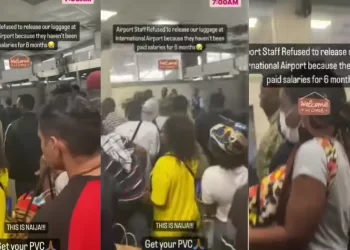 Serious Chaos In Lagos As Airport Staff Refuse To Release Passengers’ Luggage In Protest Over Unpaid Salary (Video)