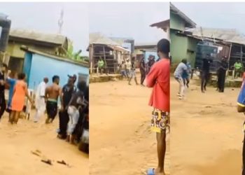 Drama As Nigerian Lady Engage Police Officers In Serious Fight Over Attempt To Arrest Her Boyfriend(Video)