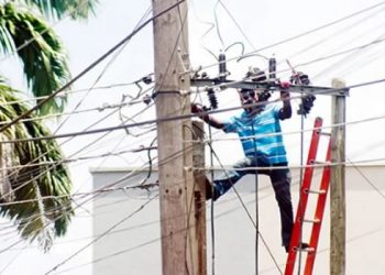 VIDEO: Cable Thief Electrocuted While Tempering With Transformer In Lagos
