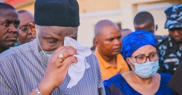 BREAKING: Terrorists Strike Again In Ondo, Abduct Monarch, 4 Others