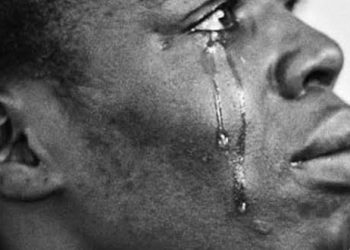 Man Accidentally Cuts 0ff His T£$ticl£s While Dreaming About Cutting Meat