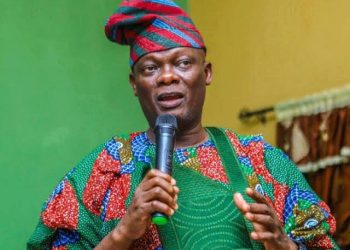 BREAKING: Gunmen Attack Oyo APC Guber Candidate, Folarin’s Residence