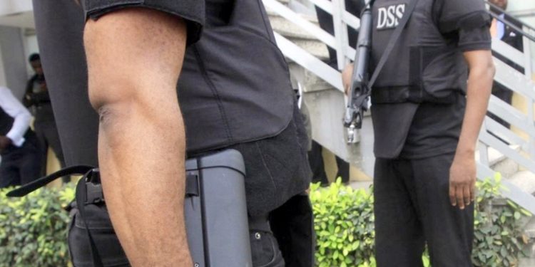 BREAKING: Tension In Lagos As DSS Blocks EFCC From Accessing Office ...