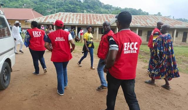 JUST IN: EFCC Arrests 45 Yahoo Boys With Exotic Cars In Ogun(Photos)