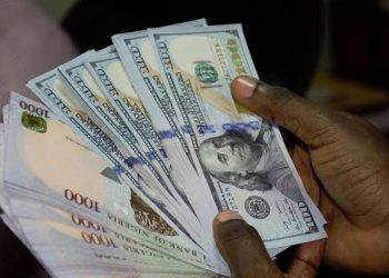 BREAKING: CBN Denies Devaluing Naira To 630/$1