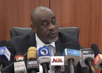 BREAKING: CBN To Reverse Naira Slide Against Dollars