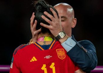 EXTRA: FIFA Suspends Spanish Football Boss For Ki$$ing A Female Player
