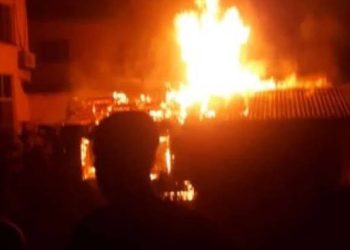 BREAKING: Nigerian Comedian, AY Makun’s House On Fire(Video)