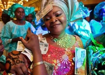 JUST IN: CBN Bans Naira Spraying In Nigeria