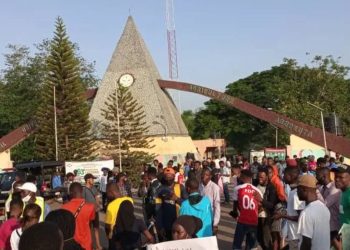 JUST IN: Chaos In FUNAAB As Vice-Chancellor Stops Muslim Students From Attending Lecture