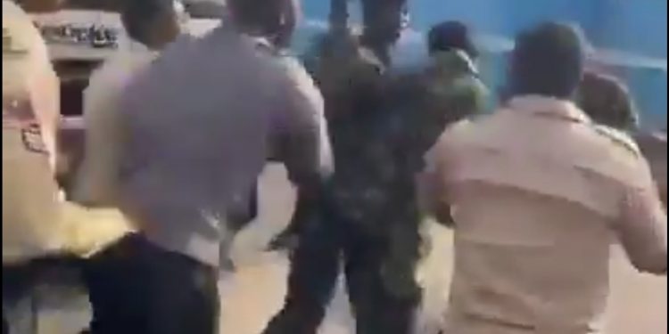 Nigerian Soldiers, FRSC Officials Exchange Blows Publicly In Lagos