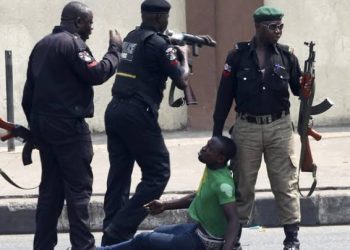 Pandemonium As Teenager Slaps Nigerian Police Officer In Ekiti