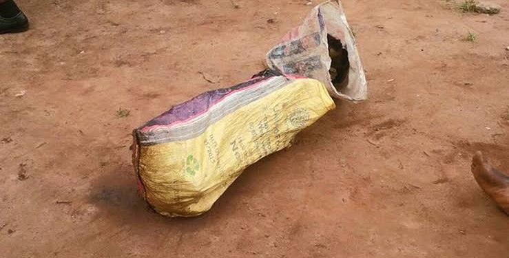 Sh0ck As Nigerian Man Cuts Off His Girlfriend’s Head