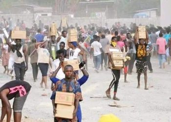 Residents Attack NEMA Warehouse, Loots Foodstuffs Over Hardship