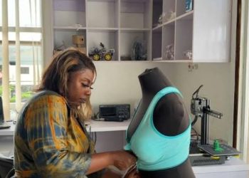 Meet Nigerian Female Engineer Who Invented ‘Smart Bra’ That Detect Breast Cancer