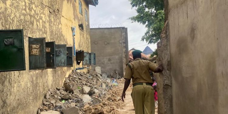 BREAKING: Over 100 Prisoners Escape From Custody After Heavy Rainstorm