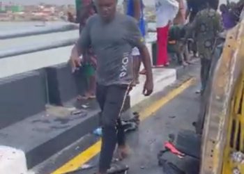 JUST IN: Passengers Thrown Into Lagoon In Third Mainland Bridge Auto-Crash