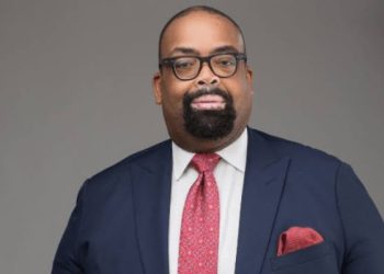 UNIBEN Students Attack LP Gov Candidate, Olumide Akpata On Campus