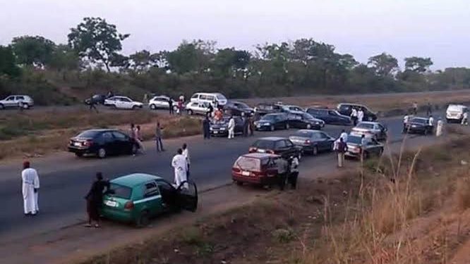 Travellers Overpower Bandits During Ambush, Kill One, Retrieve AK-47 Rifles