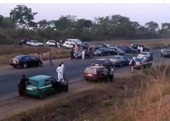 Panic In Ibadan As Gunmen Abduct Passengers, Kill Driver