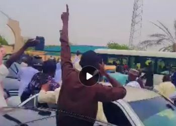 VIDEO: Kano Governor, Emir Sanusi Booed, Stoned At Kano Eid Ground