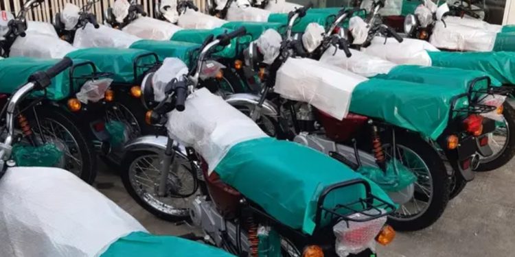 Bajaj Launches First Ever CNG-powered Bikes