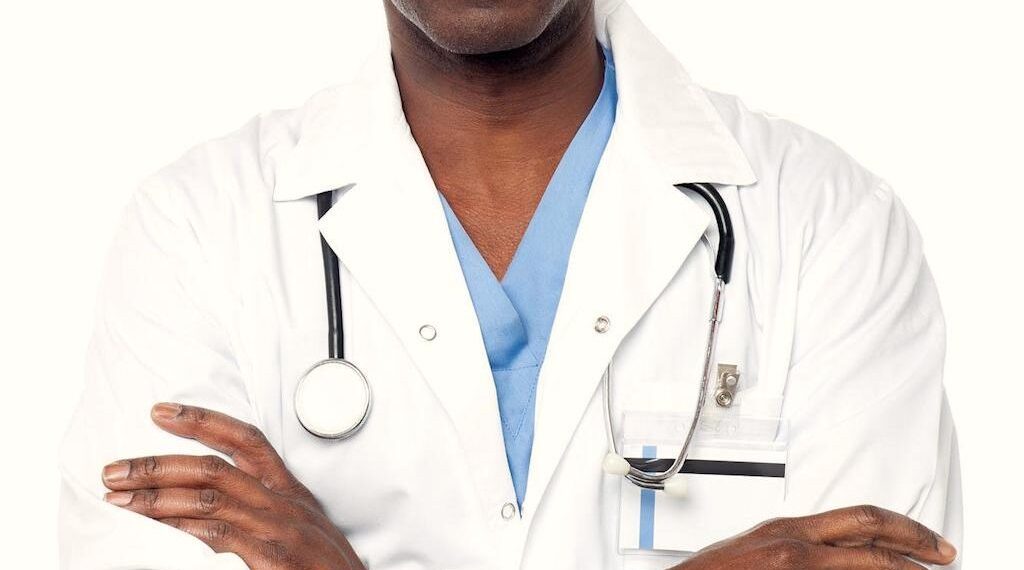 VIDEO: Doctor Leaves Patient On Surgery To Have Quick S£x With Nurse